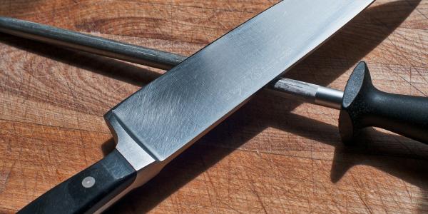 Knife Sharpener FAQ - Serrated Knife on Vimeo